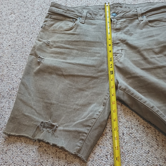 American Eagle Men's Tan Distressed Shorts - Picture 4 of 7